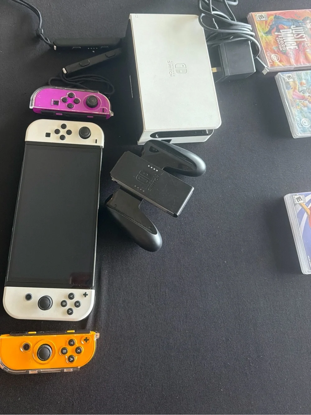 Nintendo Switch OLED Bundle – 7” OLED, 64GB, 7 Games – Barely Used!
